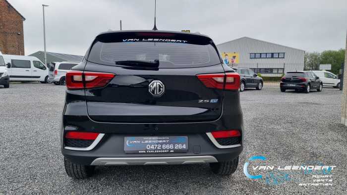 MG ZS EV 44.5 kWh EV Luxury 
