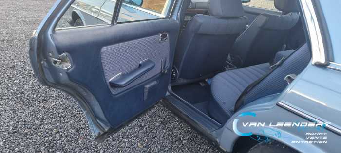 Mercedes W123 230E 136cv tOIT OUVRANT , DIRECTION ASSISTEE 