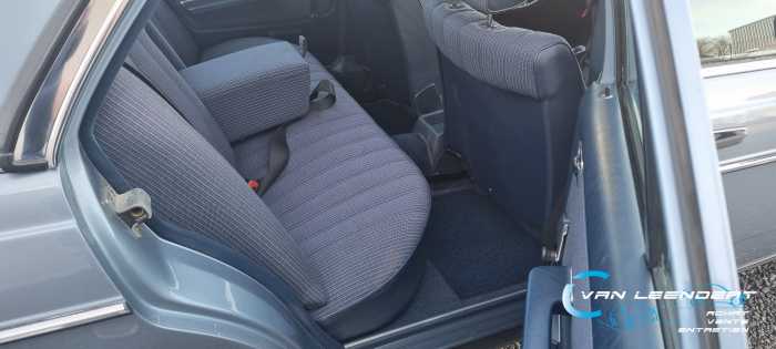 Mercedes W123 230E 136cv tOIT OUVRANT , DIRECTION ASSISTEE 