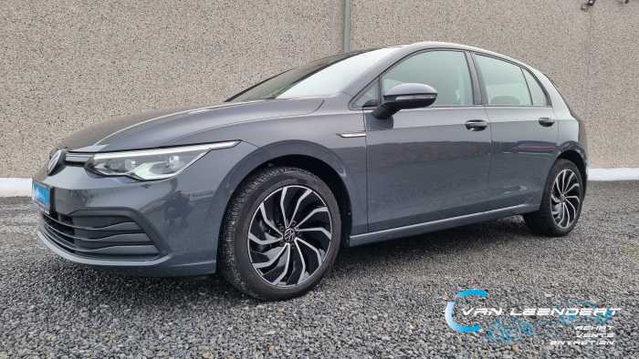 VW GOLF 8 1.5 TSI Life, GPS,LED, CARPLAY,17",!GARANTIE! 