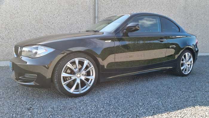 BMW 118d coupé D bte auto GPS,PDC,1er prop. !!GA 