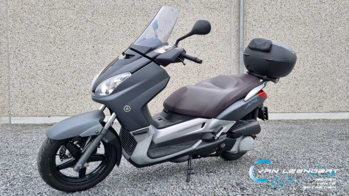 Yamaha XMAX 250 