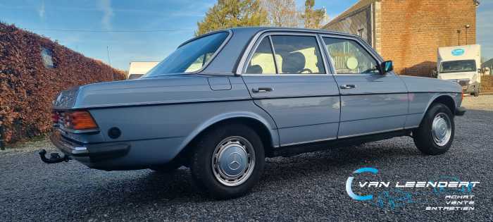 Mercedes W123 230E 136cv tOIT OUVRANT , DIRECTION ASSISTEE 