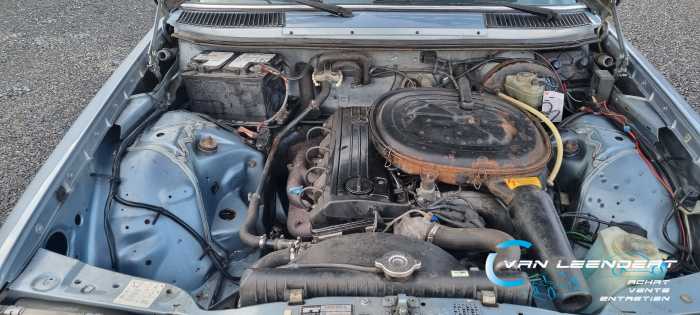 Mercedes W123 230E 136cv tOIT OUVRANT , DIRECTION ASSISTEE 