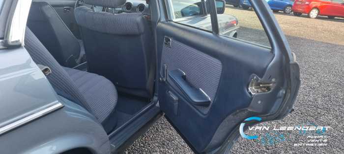 Mercedes W123 230E 136cv tOIT OUVRANT , DIRECTION ASSISTEE 