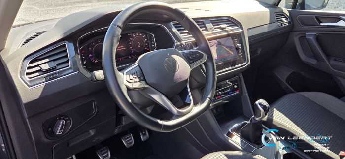 Volkswagen Tiguan 2WD  "ACTIVE" 