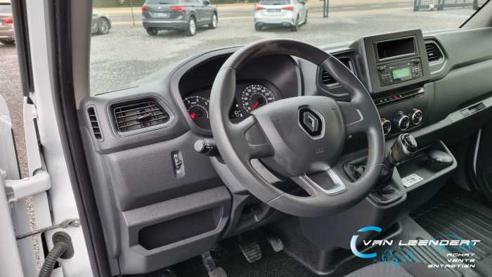 vendu RENAULT MASTER  